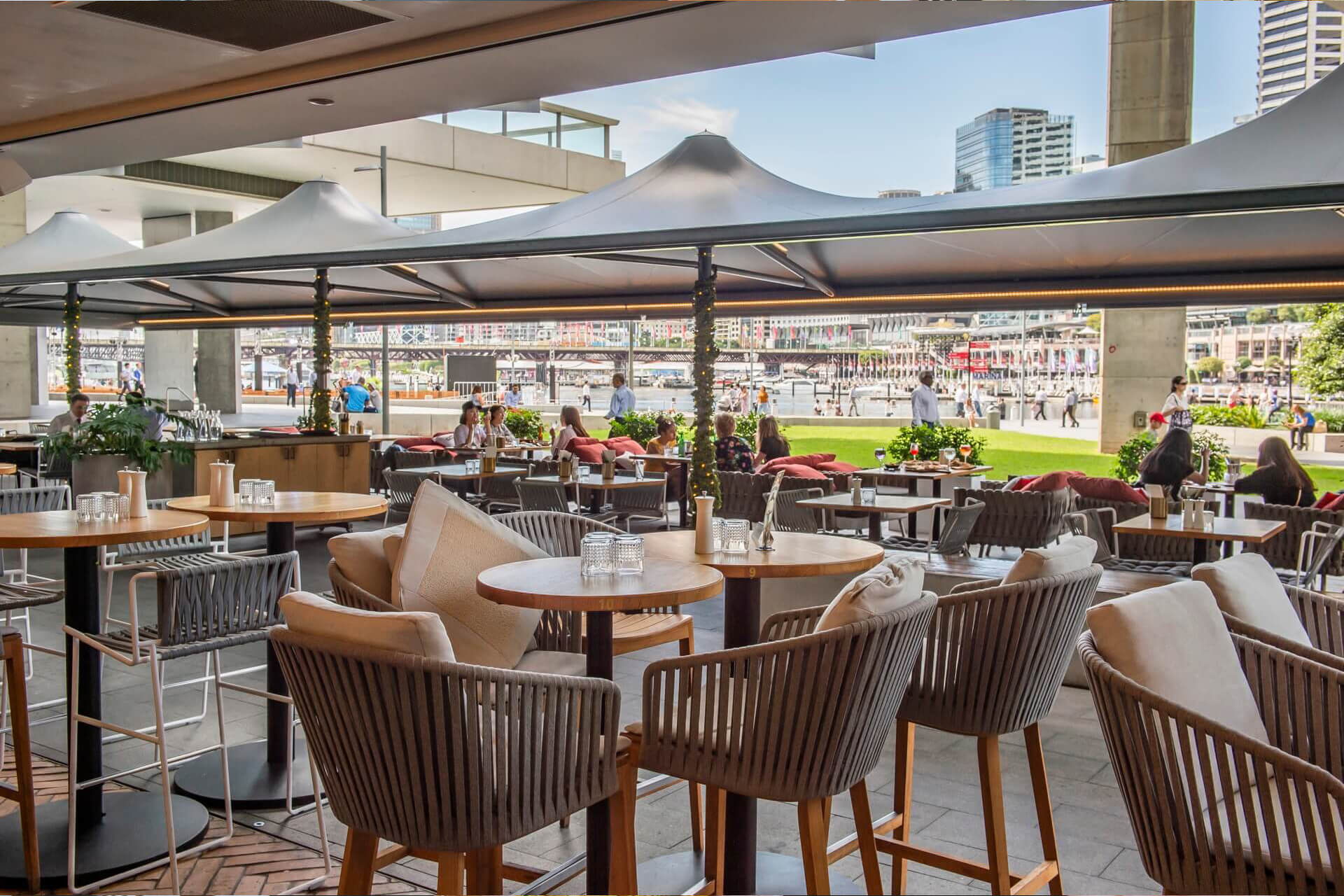 celebrate-nye22-at-planar-restaurant-darling-harbour